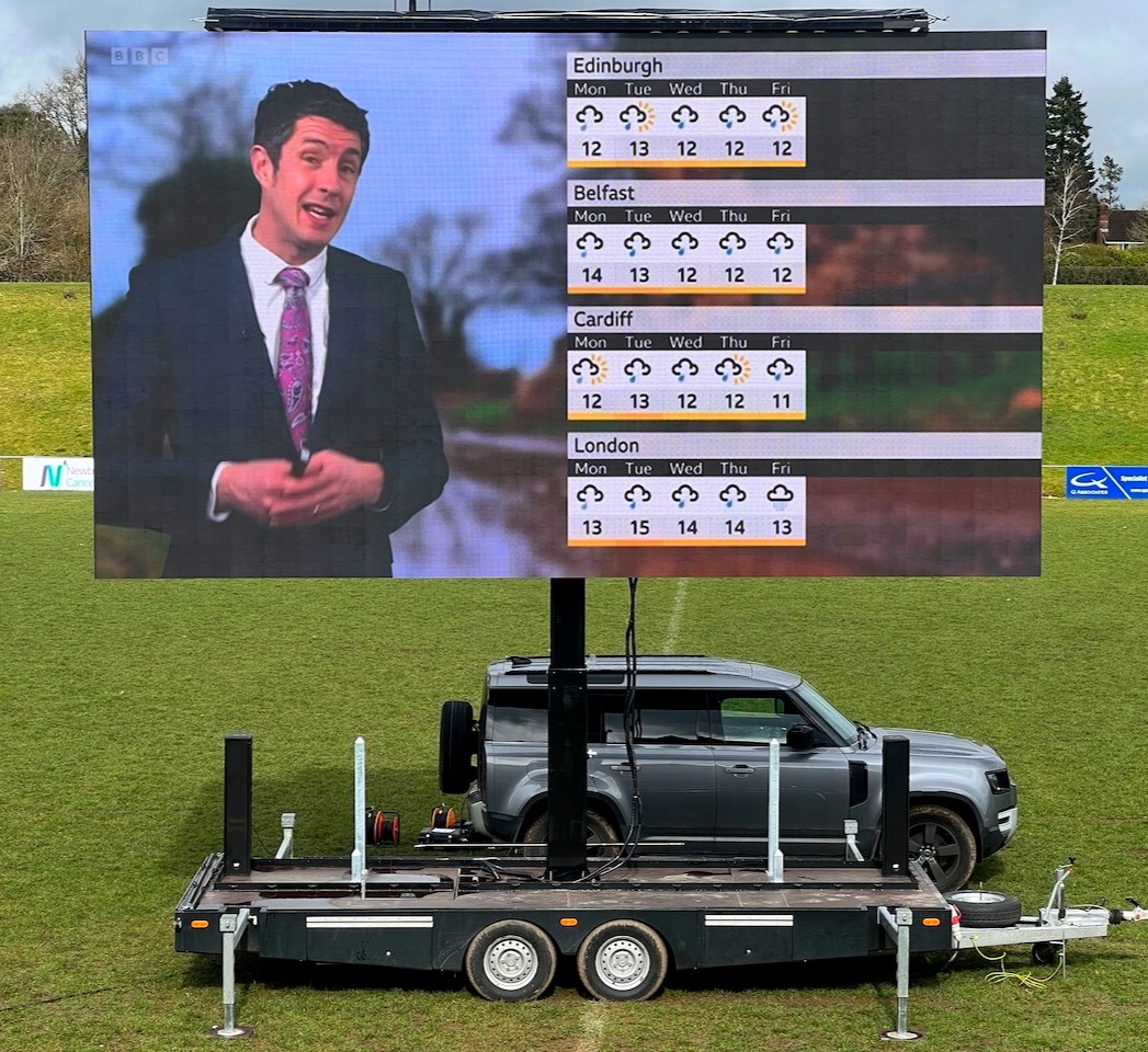 AVMatrix1's tweet image. Looking for an #OutdoorScreen for #Eurovision? 🎶

We have one 7x4m #TrailerScreen available - get in touch today to secure your order!

📞 0800 1950 600
🌐 bit.ly/2NC3hnX

#OutdoorEvents #AudioVisual #EventProfs