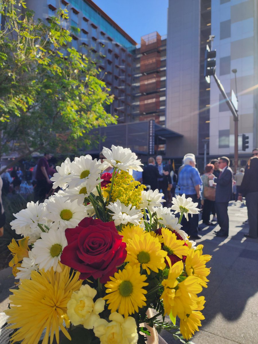 Melanie_ASU's tweet photo. Wake up, #CronkiteNation!
A new name for our res hall means free food! #GordonCommons #GoCo #MakeItHappen https://t.co/lxrEUjLQNe