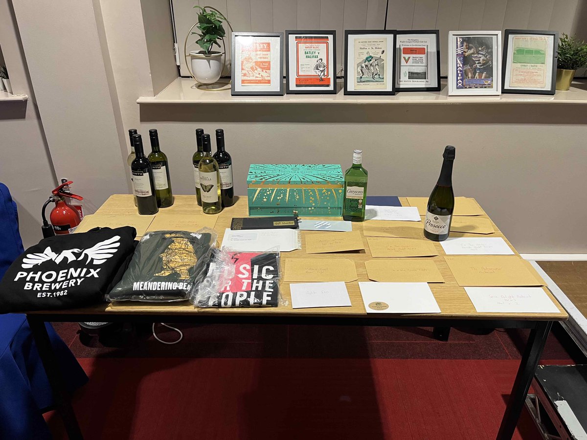 We had a great evening at our Charity Quiz!

Thank you to everybody that donated to our raffle in aid of <a href="/OvergateHospice/">Overgate Hospice</a>, including <a href="/JoanneConnelly_/">Joanne - Connelly</a>, <a href="/EngineSocialSB/">Engine Social Dining</a>, <a href="/VictorianCBC/">V C B C</a>, <a href="/harveyshalifax/">Harveys of Halifax</a>,  <a href="/vinebars/">Vine</a>, <a href="/VicTheatre/">Victoria Theatre Hx</a>, @PandPHalifax, <a href="/BearMeandering/">Meandering Bear</a>, <a href="/GraystonThe/">Grayston Unity</a> ...