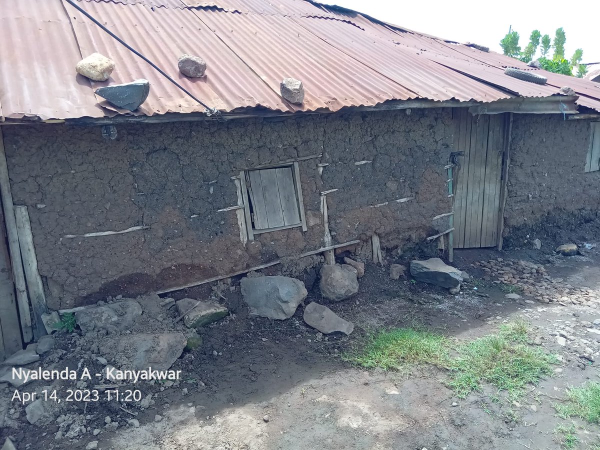 DAbrahamB's tweet image. Final day of #VulnerabilityMapping Data collection exercise.  This is the the situation residents of Nyalenda A ward find themselves in due to floods and strong winds in Kanyakwar area. Swift response needed from @KisumuCountyKE @Wanavijiji_sdi @WeAreVCA