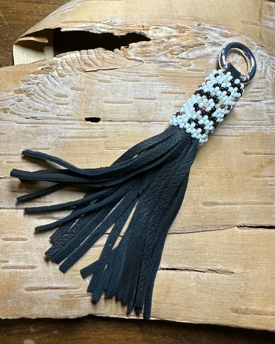 Join artist Naomi Smith for the Wiigwaas Series - Beaded Birch Bark Pendant keychain virtual workshop on Sunday May 7th! 

Part of the Lakeview Village Discovery Centre Artists-In-Residence Program (<a href="/itsmylakeview/">Lakeview Village</a> ), in partnership with Artscape Atelier.

bit.ly/3mxyNci