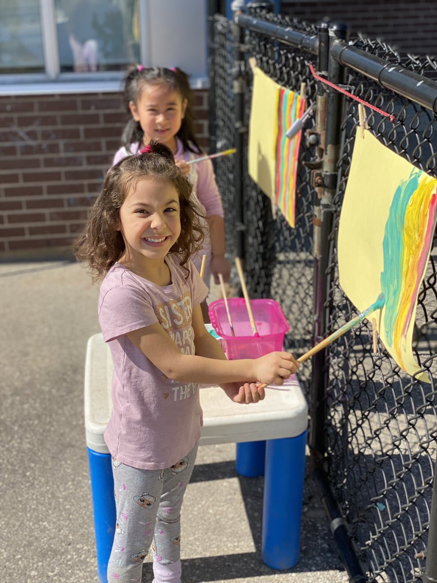Mrs_Luciani's tweet photo. A beautiful day to bring our learning outside 🌞 @AnthonyBrampton #keepingupwiththekinders https://t.co/cDtcWqYpYp