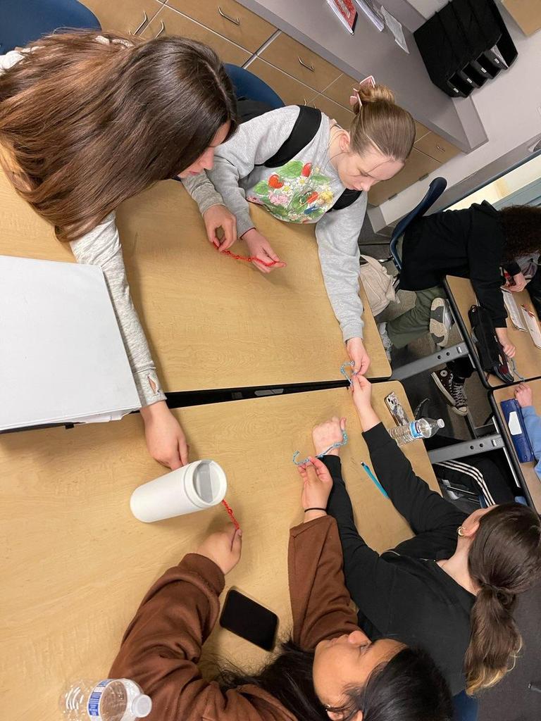 Ridgeline_MS's tweet photo. Today, students in Mr. Healy's Leadership classes are building their patience and cooperating skills through team challenges. #LearningFocused #STORMFamily https://t.co/LXJPZfa7F2