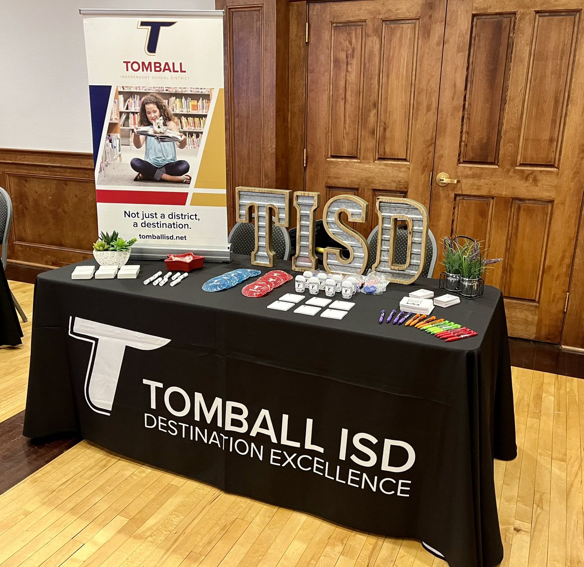 borza_diana's tweet photo. A beautiful day to recruit amazing talent at SFA!!! https://t.co/fmsxK0xyaO