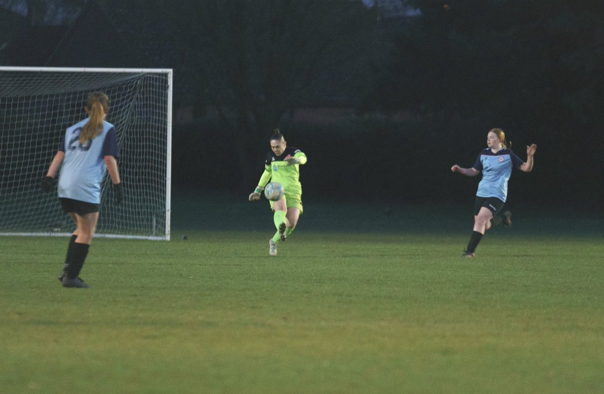AylshamWomenFC's tweet photo. Happy International Goal Keeper Day To Both Our GK’s 🧤 

@HannahLock01 &amp; @Walford_GK 

We are very lucky to have you both 👏🏽 

#InternationalGoalkeeperDay 

One Club | One Home | One Family 🟠🔵 https://t.co/I7a4R2uqY4