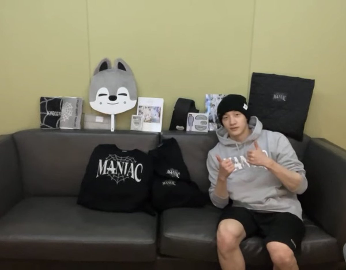 urmyhaven_'s tweet photo. Happy Channnnie collected all goods from last JP encore ❤️
#ChanRoom #찬방 #EP206 https://t.co/tLegIYQciD