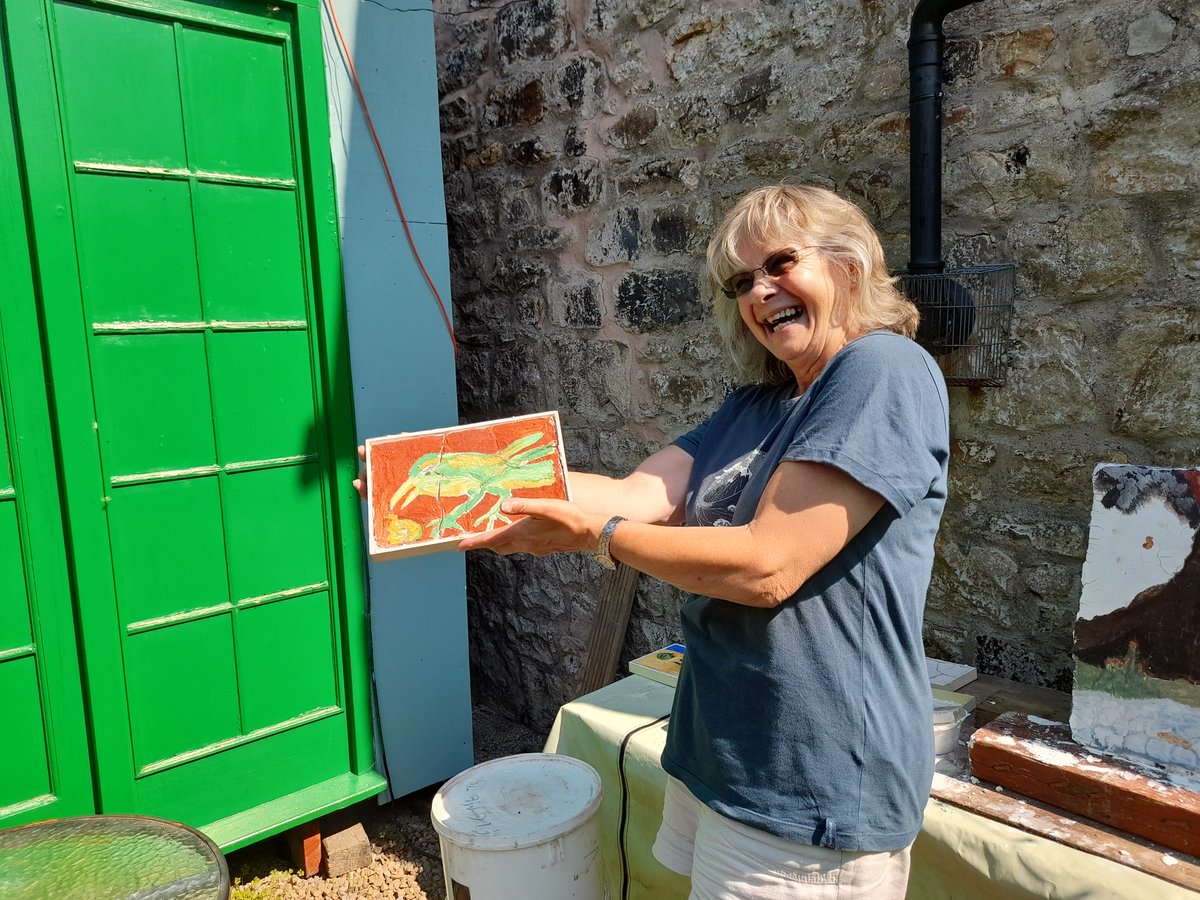 handsonlatin's tweet photo. Last summer @Vw239Verity was staying with us again teaching Latin and teaching fresco painting practically simultaneously! The weather was much hotter then, scorchio  hot!!! but it was massive fun! @Caecilius_CLC #Latin #classics #frescos https://t.co/ofpTtxjWP8