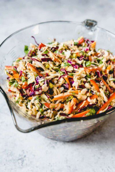 schmoozequeen's tweet photo. Asian Slaw with Ginger Peanut Dressing 
#plantbased #AsianSlaw #PeanutDressing 
https://t.co/MRRcGXthrm https://t.co/dRKCBjy3vT