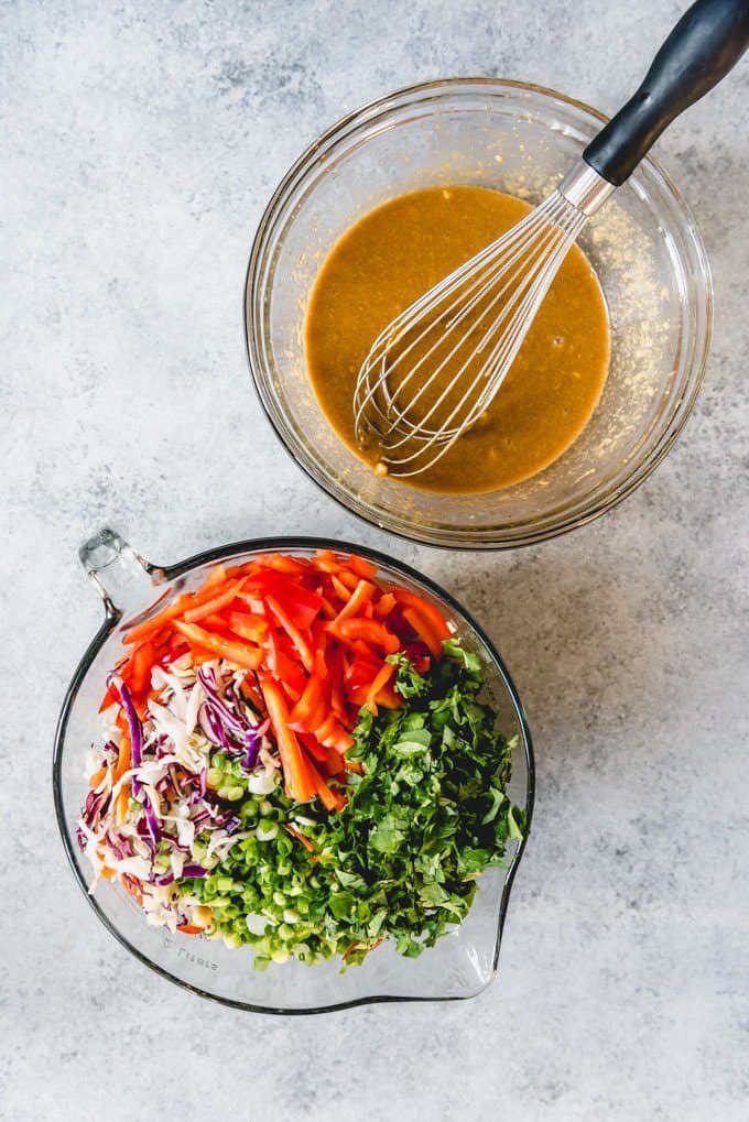 schmoozequeen's tweet photo. Asian Slaw with Ginger Peanut Dressing 
#plantbased #AsianSlaw #PeanutDressing 
https://t.co/MRRcGXthrm https://t.co/dRKCBjy3vT