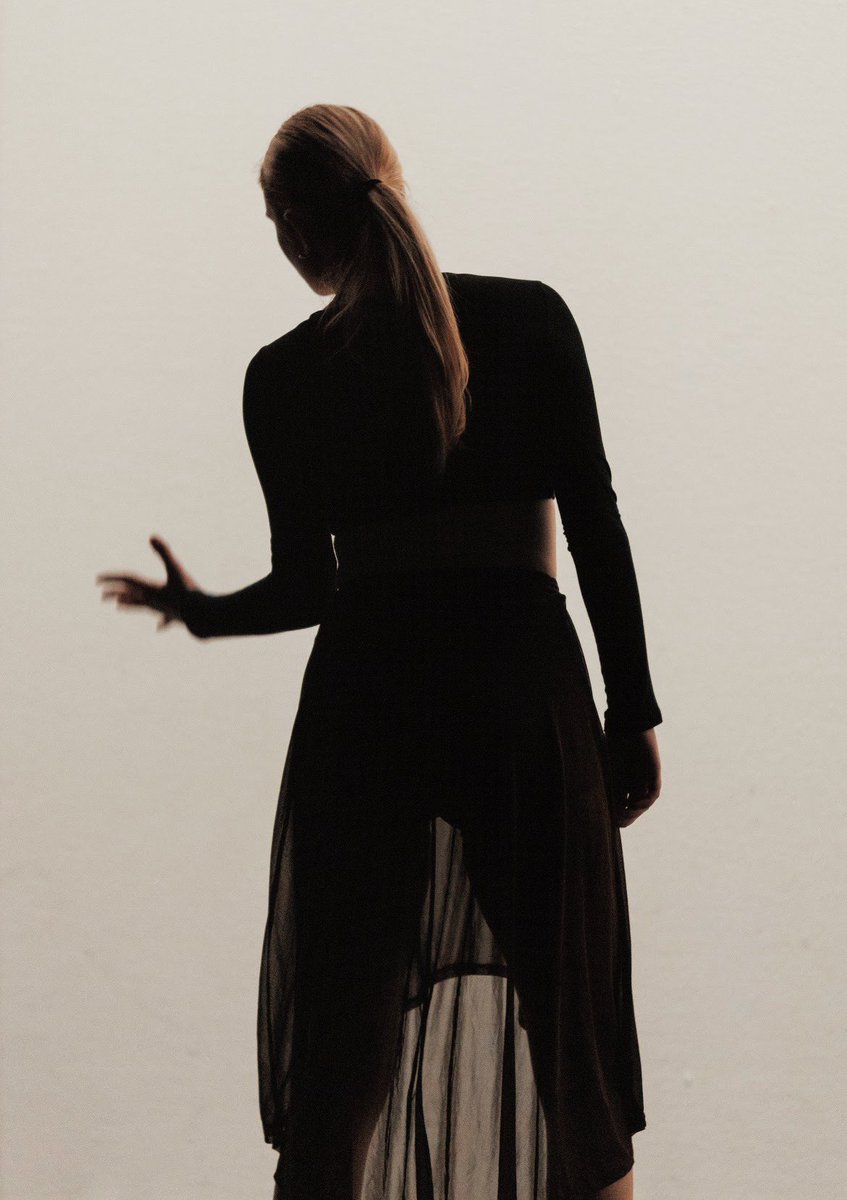 Apex Friendship Dance tweet media