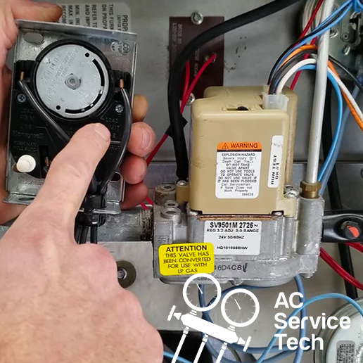 acservicetech's tweet photo. When servicing a problem on older furnace models, you may find a fan limit control instead of a control board! Over time the Bimetal inside may wear out and stretch. Learn more my reading the article here!  https://t.co/15xUVKl2Xl #hvac #acunit #limter #controlboard https://t.co/8V9u3hXBut