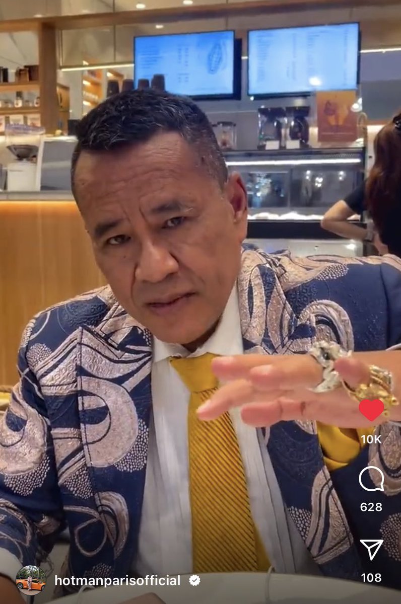 JS_Khairen's tweet photo. Raja terakhir dah turun tangan bantuin Bima. Ketar ketir ga tuhhh?

Slebeewwww.

Kalian carilah arti nama Bima dlm bahasa sanskerta. Besok2 bisa jd nama ini menginspirasi utk tokoh novel.

Misal, tandemannya Jujur Timur di novel Bungkam Suara. Maka Bima muncul di sekuelnya Bungkam Rakyat.