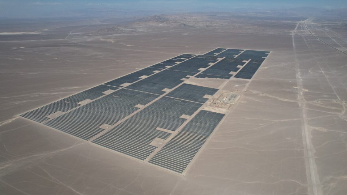 Engie switches on 181.25 MW solar plant in Chile: Engie Chile’s largest solar park, in Chile’s Antofagasta region, will have a 638 MWh storage system, currently under construction. dlvr.it/SmTycl #renewableenergy #solarenergy #sustainability