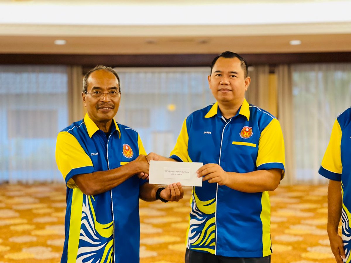KebajikanBomba's tweet photo. Dato' Yang Dipertua Juga Turut Menyampaikan Cek Bantuan Kebajikan Kpd SUP Negeri
#DemiKebajikanAhli https://t.co/tzHf3lnqQZ