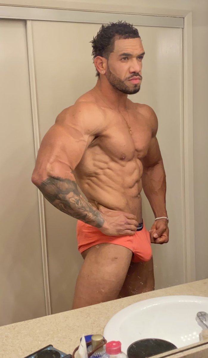 BodyBywander's tweet photo. 🍆 apenas cabe 🤓

Subscribe, ReTweet, comment 

https://t.co/pT61nvWh11

#bestfitmales @Musclemaniatv @hotmusclestuds @colt_star @Daily_Muscles #muscle #mensunderwear #malebody https://t.co/VuRvKPU7hX
