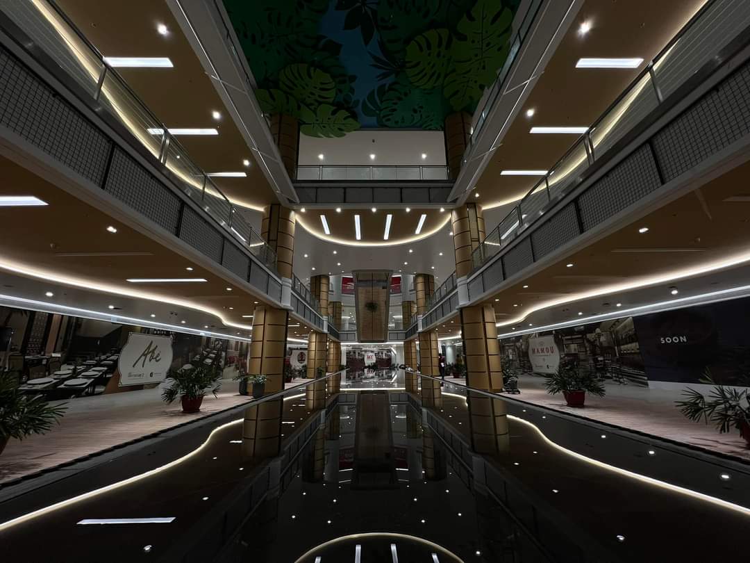 News5PH's tweet photo. Ibinida ng Gateway Mall ng Araneta City ang isa sa mga atraksyon at center piece na "Lagoon" sa ginagawang #Gateway2 mall.
"(The) Lagoon is not just a destination, it’s an experience like no other. Opening very soon." #News5
📷: Gateway Mall Araneta City https://t.co/oQ05LQJwpc