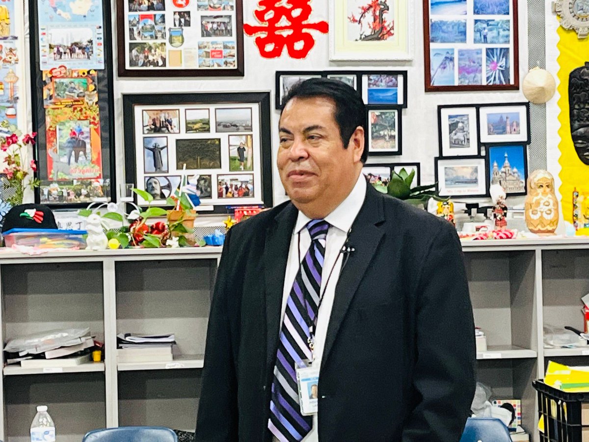 BryanISD's tweet photo. #NealElementary 4th grade teacher Agustin Lara is one of this year's #JeffersonAward honorees! He has been at the school for 26 years &amp; has traveled extensively, bringing the world to his kids. 🌎 The Jefferson Awards Show will air April 27 on @KBTXNews!

#BryanProud #RegalEagles https://t.co/YlszZwdGM6