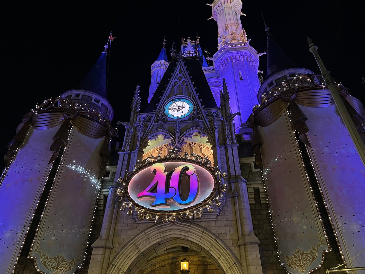 mayodaka17's tweet photo. おめでとう！
 #東京ディズニーリゾート40周年 https://t.co/VnDyZ3r3pD