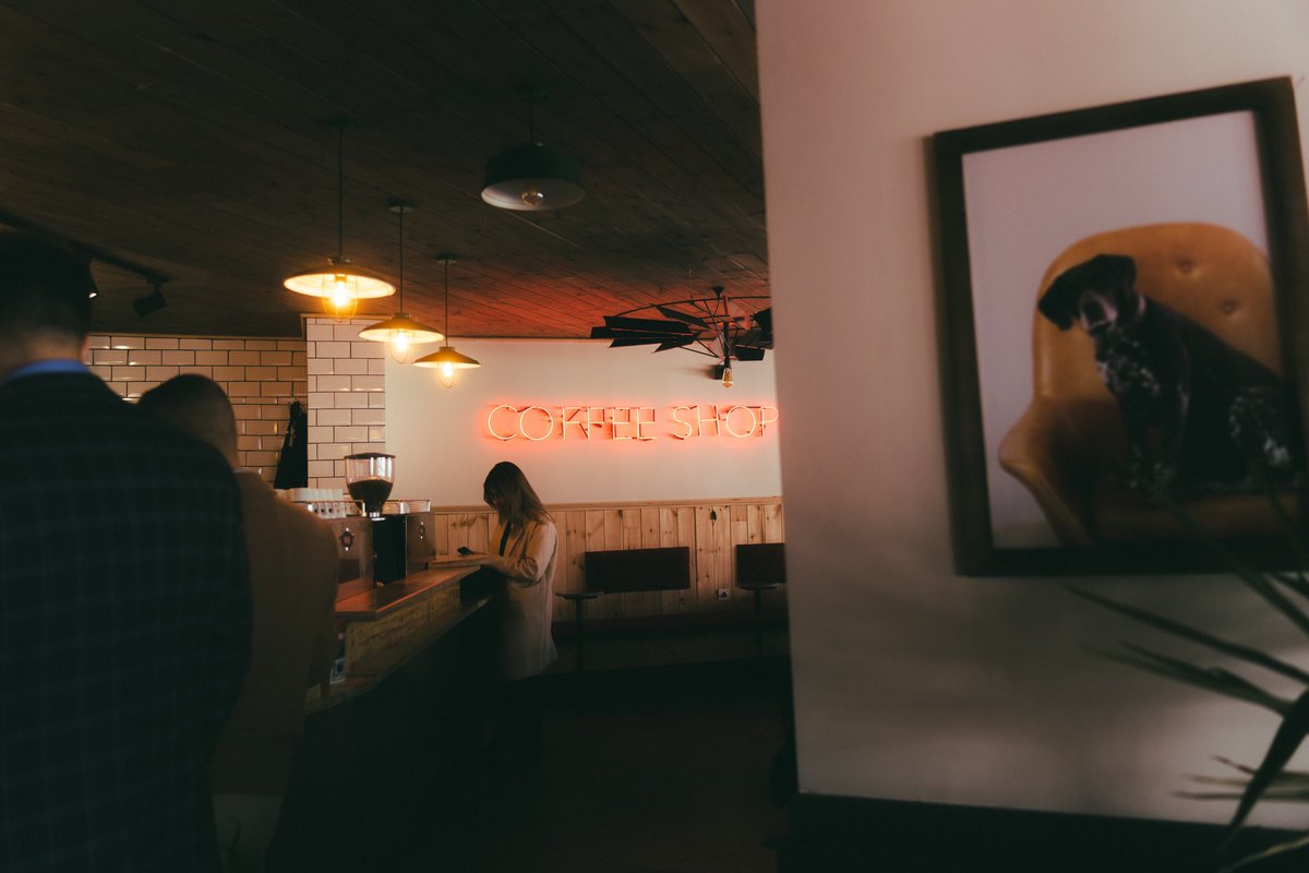spaceneospace's tweet photo. coffee shop https://t.co/CnpOoHFPnb