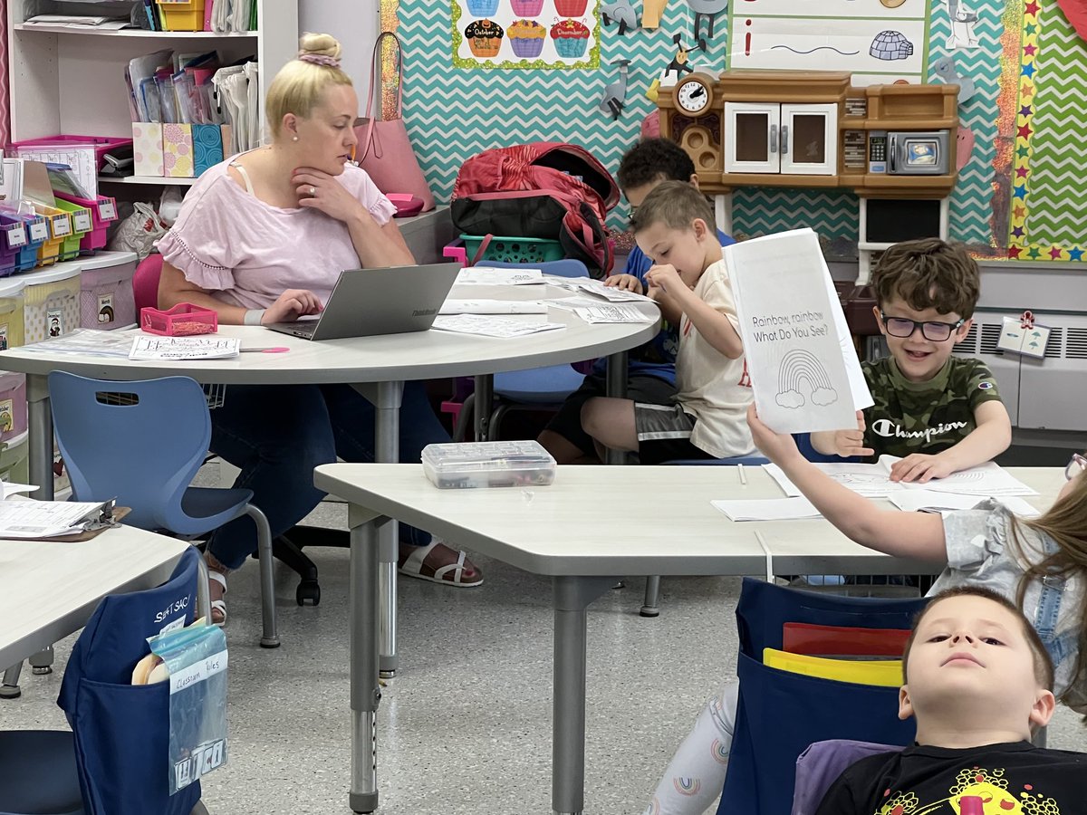 DrTUlrich's tweet photo. Still learning, strong at Oakbrook School! ⁦@OB_Foxes⁩ ⁦@wdsd_7⁩ #wdsd7 https://t.co/KenTZn0LCw