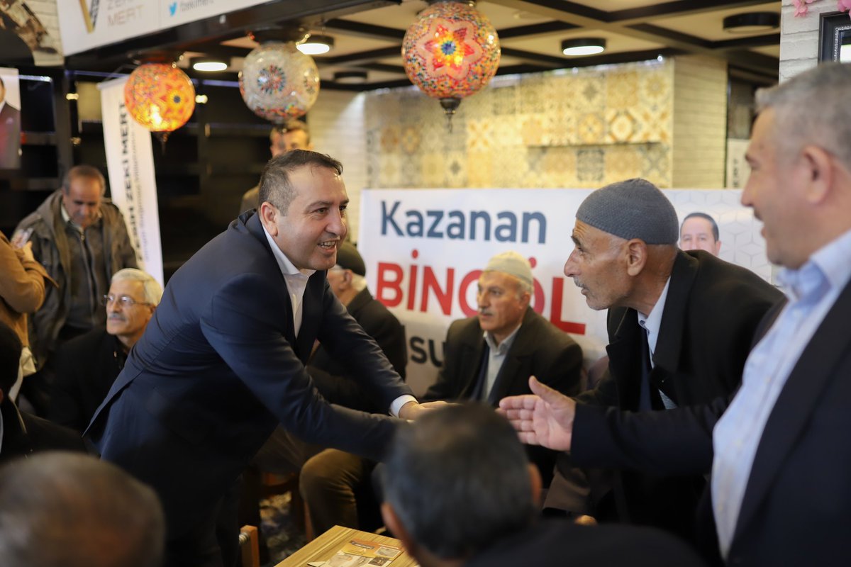 📍Bingöl/ Dörtyol
Seçim Koordinasyon
Merkezimizin açılışını büyük bir coşkuyla gerçekleştirdik. 

Bingöllü hemşerilerimin ilgi ve alakasına layık olmak için çok çalışacağız.  

#KazananBingölOlsun