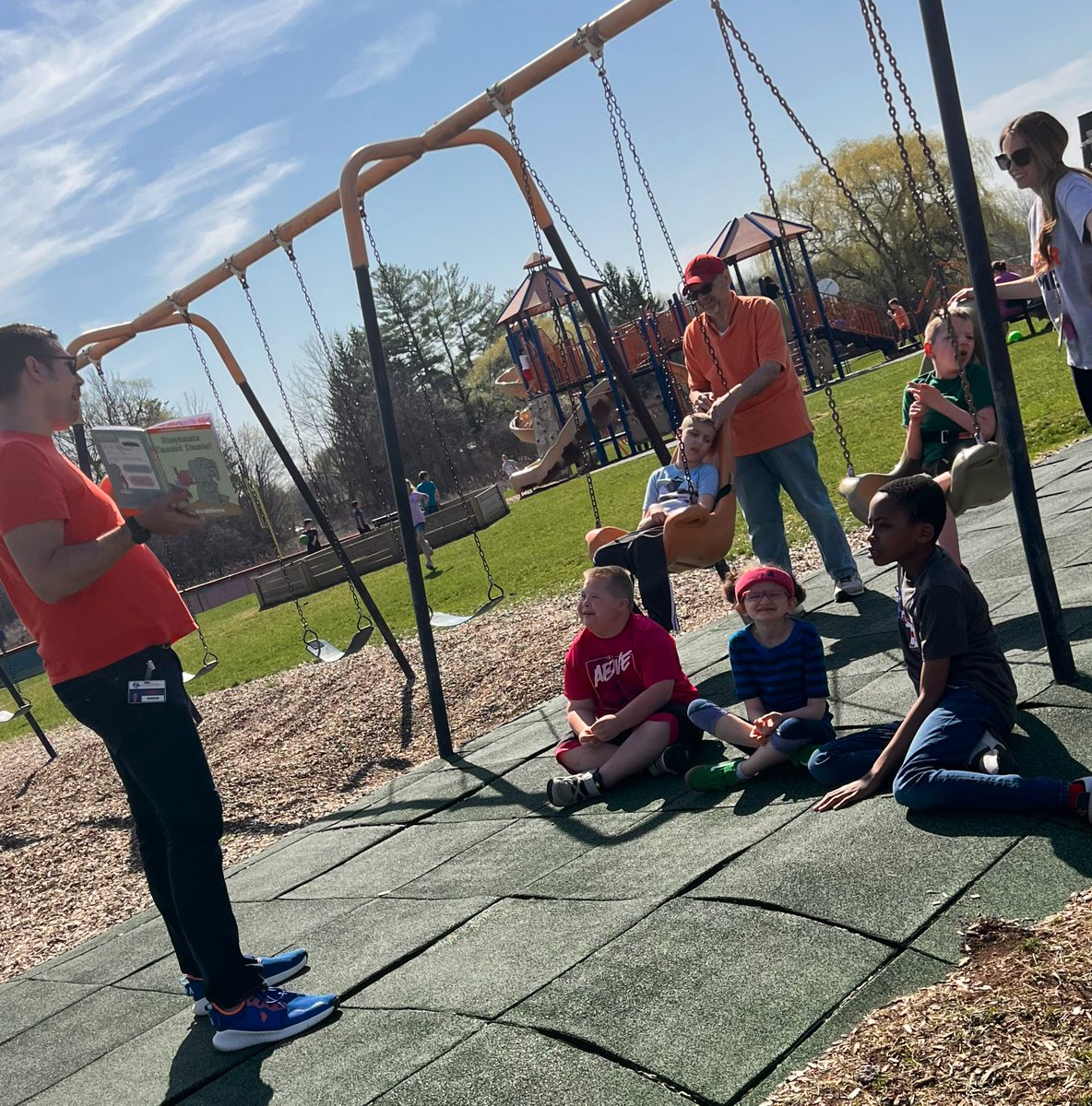 Thank you Mr. Burgess for reading to us today in the sunshine! ☀️