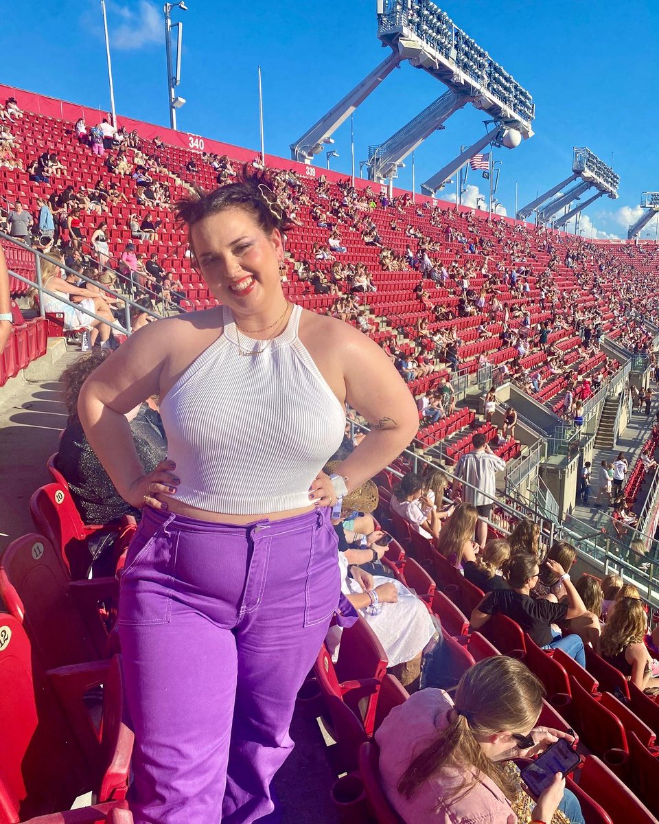 HannahScheckel's tweet photo. I’m wonderstruck, blushing all the way home 🫶 @TSTheErasTour @taylornation13 #TSTheErasTour #TampaTSTheErasTour https://t.co/9J6ne7OCEn