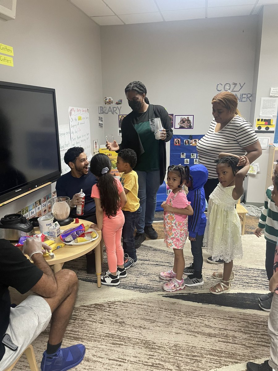 mrrosignano's tweet photo. We made fruit smoothies today! #3K4ALL #PREK4ALL https://t.co/pEFDSAGPIt