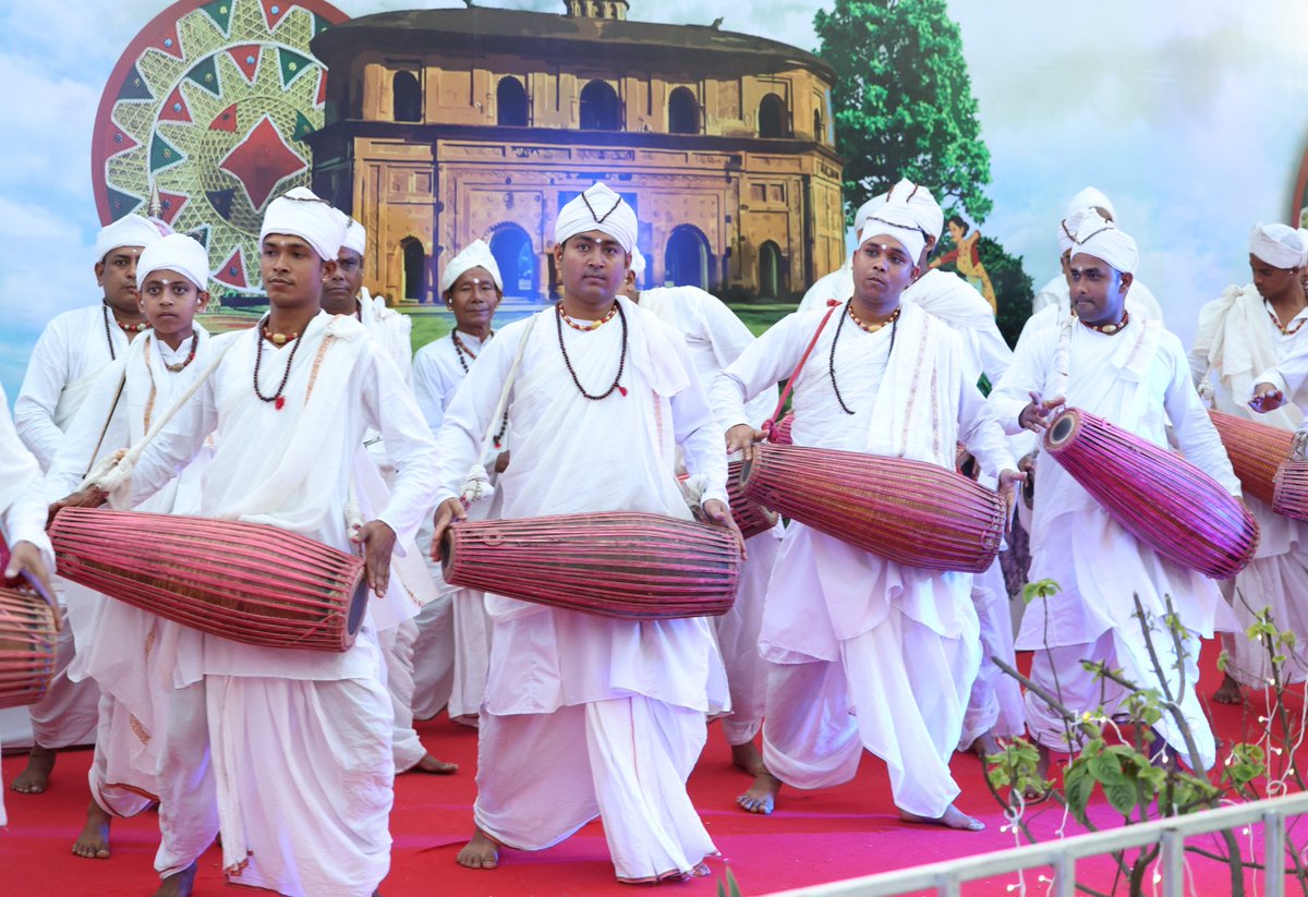 narendramodi's tweet photo. It has been a delight to be in the midst of the people of Assam on the special day of Bihu. Here are more glimpses from the Bihu programme. https://t.co/m0JZGkkEaY