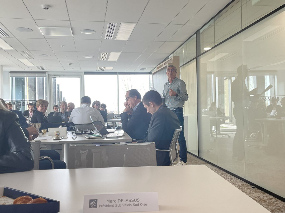 _MathildeRoy's tweet image. Très belle intervention de Philippe Dessertine@CEHDF sur L’économie et les opportunités à venir après les menaces