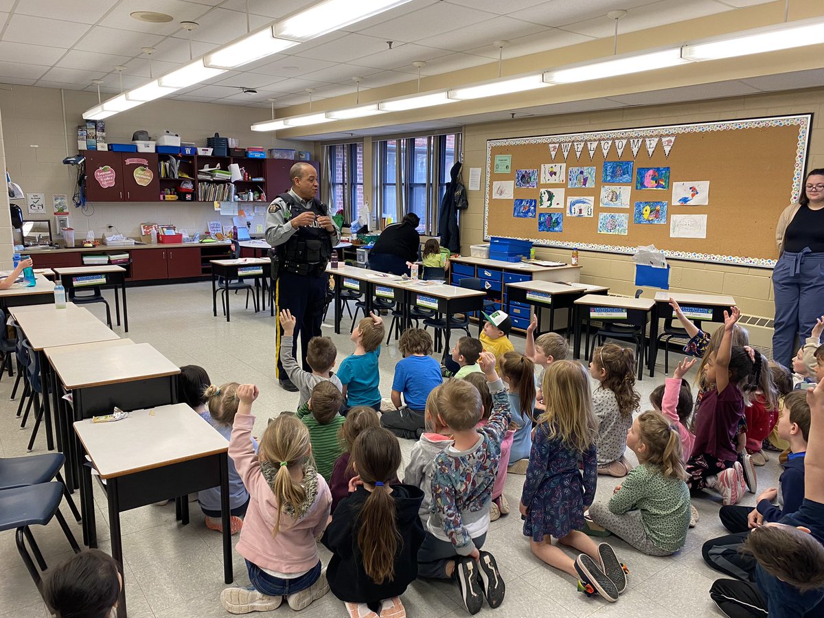 A fun day @weschoolns! 50+ on our Walk to WES and a classroom visit with @RCMPNS Cst Collins for all grades. So much excitement today! @AVRCE_NS