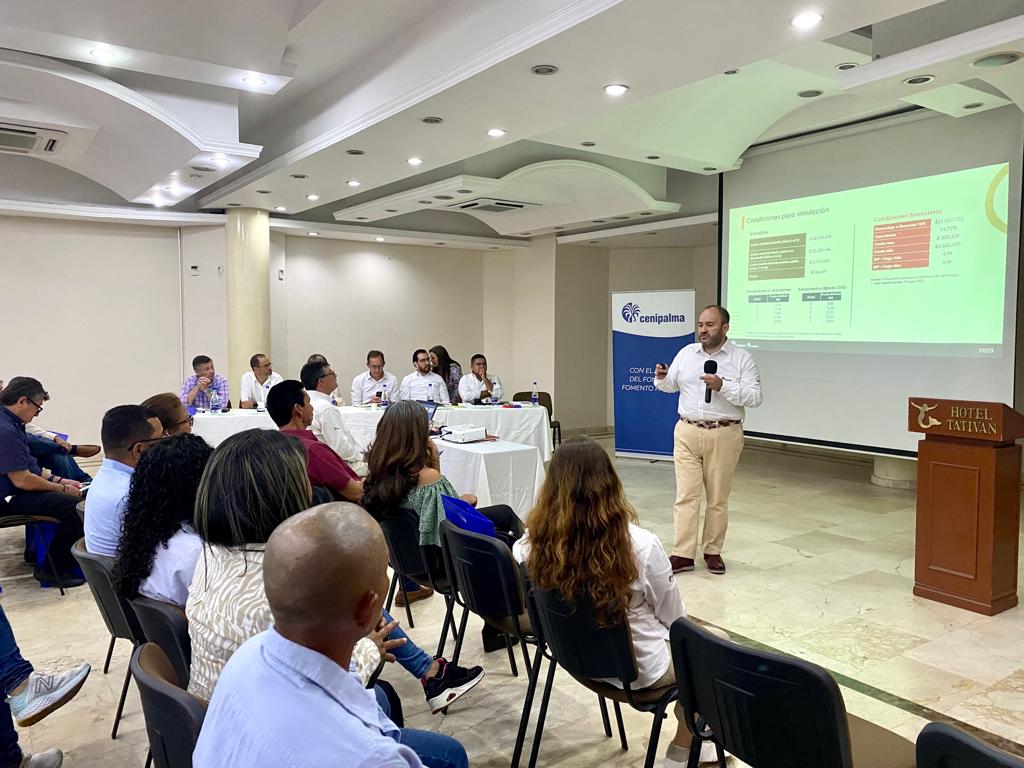 CenipalmaOrg's tweet photo. Para enfrentar la PC y otras enfermedades, los palmicultores pueden acceder a las Líneas Especiales de Crédito, LEC Desarrollo Productivo y LEC Reactivación Agropecuaria de @MinAgricultura y @Finagro.

Más información: https://t.co/jEneW9xDyT

#DeLaManoContraLaPC https://t.co/p0tNgwLdIz