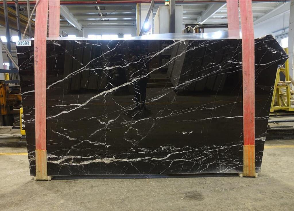 CimepStone's tweet photo. New Black Marquina marble #blackmarble #marquina #blackmarquina #newmarquina #luxurystone #naturalstone https://t.co/J2txbQA9LP https://t.co/wPixTRJ9UE
