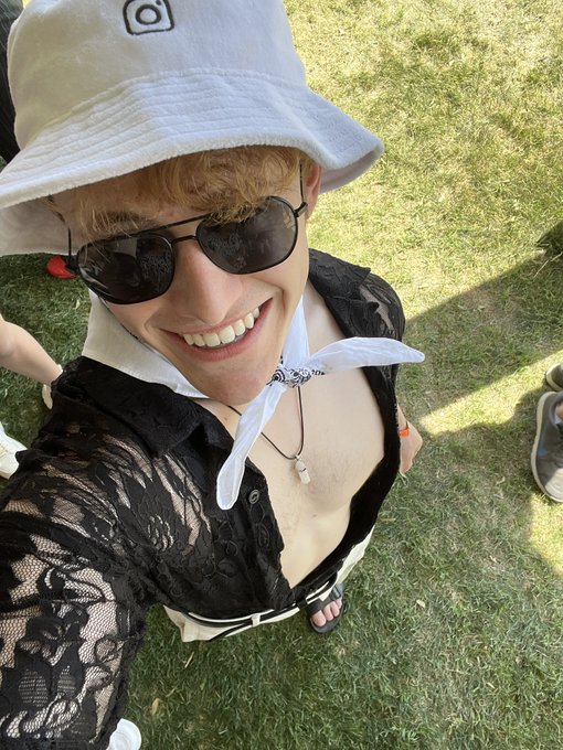Coachella! If you see me say hello :) https://t.co/shKHRlAOQ3