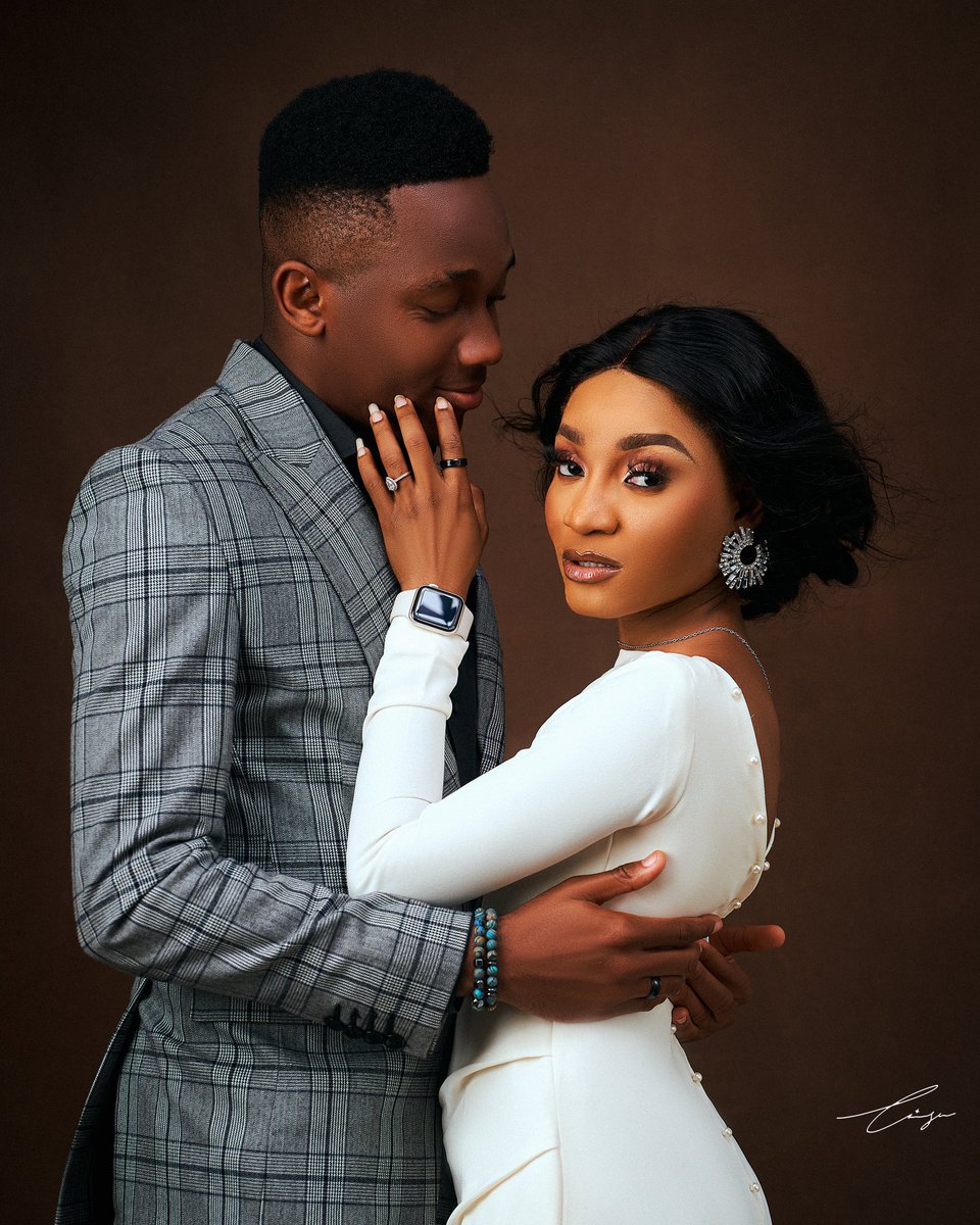nelson_iheagwam's tweet photo. We getting married 😊 https://t.co/Dda0NRTdSM