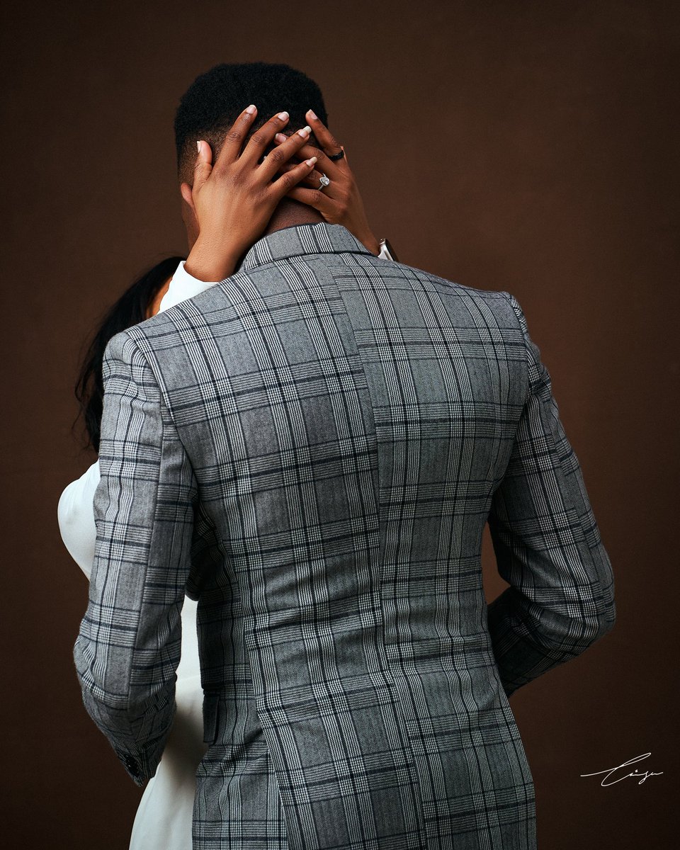 nelson_iheagwam's tweet photo. We getting married 😊 https://t.co/Dda0NRTdSM