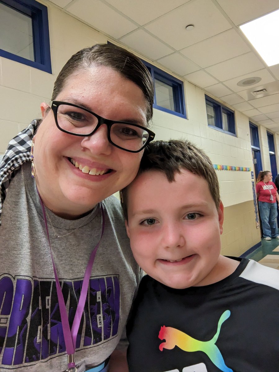 Love dance party Friday's...my buddy wanted a picture with me today 💜

#middierising #cvbettertogether <a href="/Creekvw_Tweets/">Creekview Elementary</a>