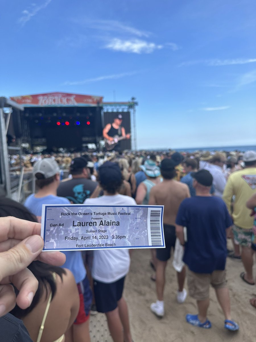 mawg8trs's tweet photo. Day 1 of @festivaltortuga
@laurenalaina @wizkhalifa @coleswindell @BrettYoungMusic @ericchurch
#TortugaX #Xmarksthespot #TortugaMusicFestival
#TicketsAreComing #ThatsTheTicket #MobileTicketsAreLame @TicketTimeMach1 https://t.co/D5YsrMhz6c