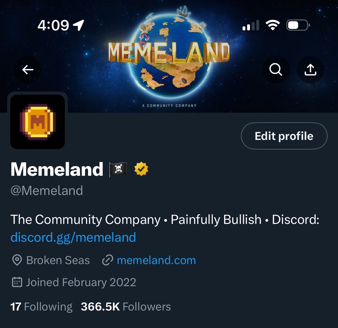 Memeland's tweet image. Hey look ma, I finally got a gold in my life! 🏅