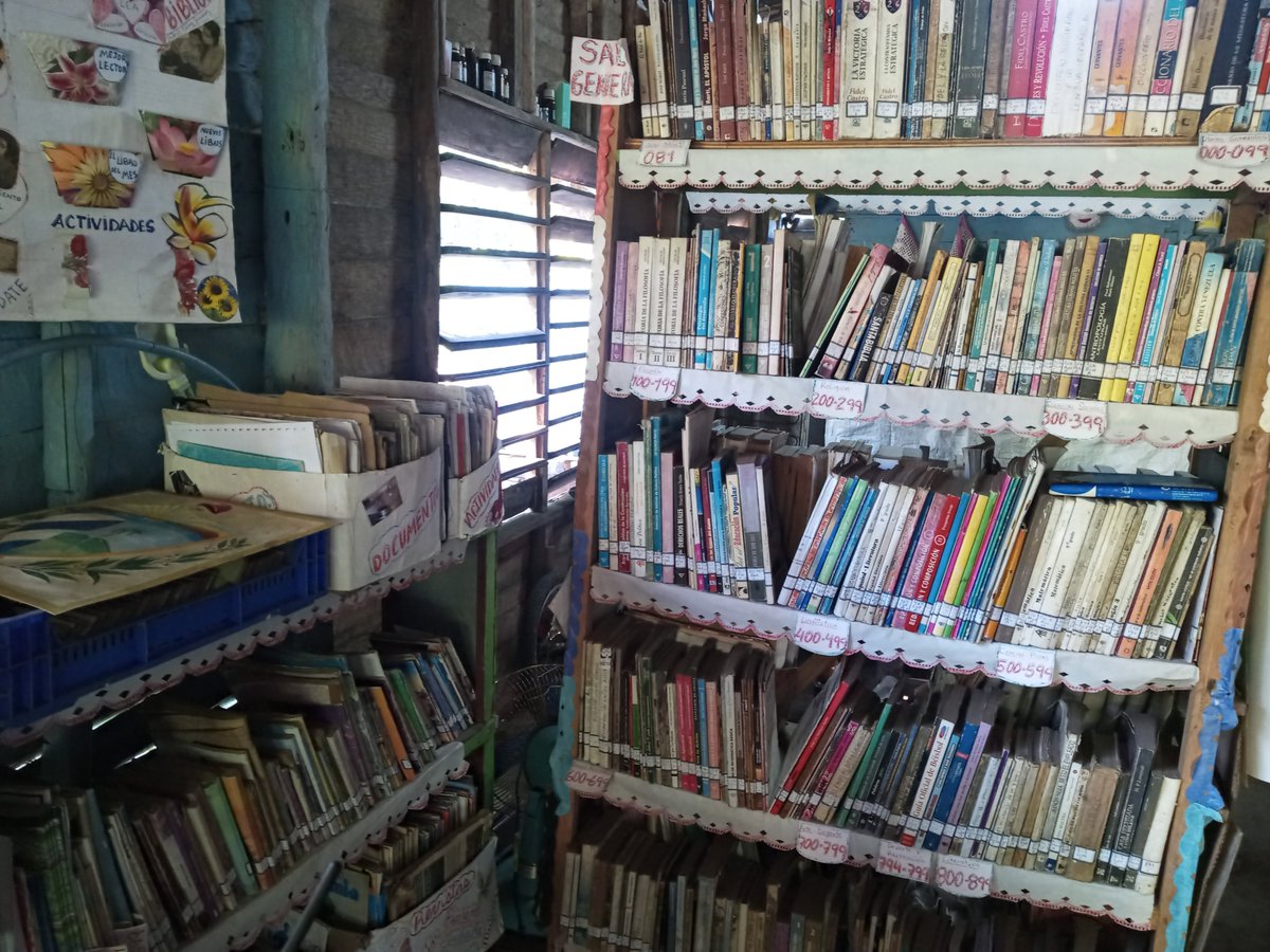 La casa biblioteca de la comunidad moense de Cañete es una muestra de las iniciativas sólidas para incentivar el hábito por la lectura #CubaEsCultura #Moa #JuntarYVencer  <a href="/telecristaltv/">telecristal</a>