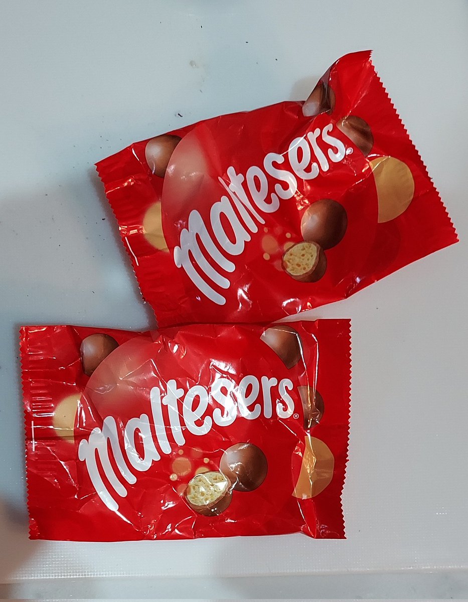 harrisharrison's tweet photo. Hi @MarsUK I've got two fully-sealed but completely empty bags of Maltesers in my multipack. I know Maltesers are the lighter way to enjoy chocolate but this is going too far... https://t.co/CK5p9JZVtp