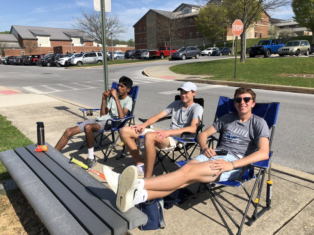 Congratulations to Krish Mendiratta for battling tough opponents &amp; conditions to finish third in CM American Singles tourney. Congrats also to Unionville’s Miller, Ou &amp; Farrel for their 1st, 2nd &amp; 4th results. Special shout out to the fans.