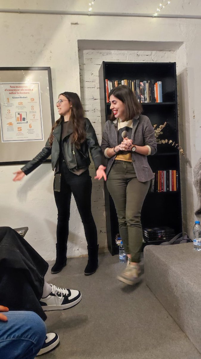 Chronos_cat's tweet photo. Gràcies a les noies de la @lafrikassa per aquesta trobada a la llibreria Cinta de Terrassa. Un munt de gent i una conversa d'allò més interessant al voltant de la #cificat. https://t.co/ywBhB9EwIL