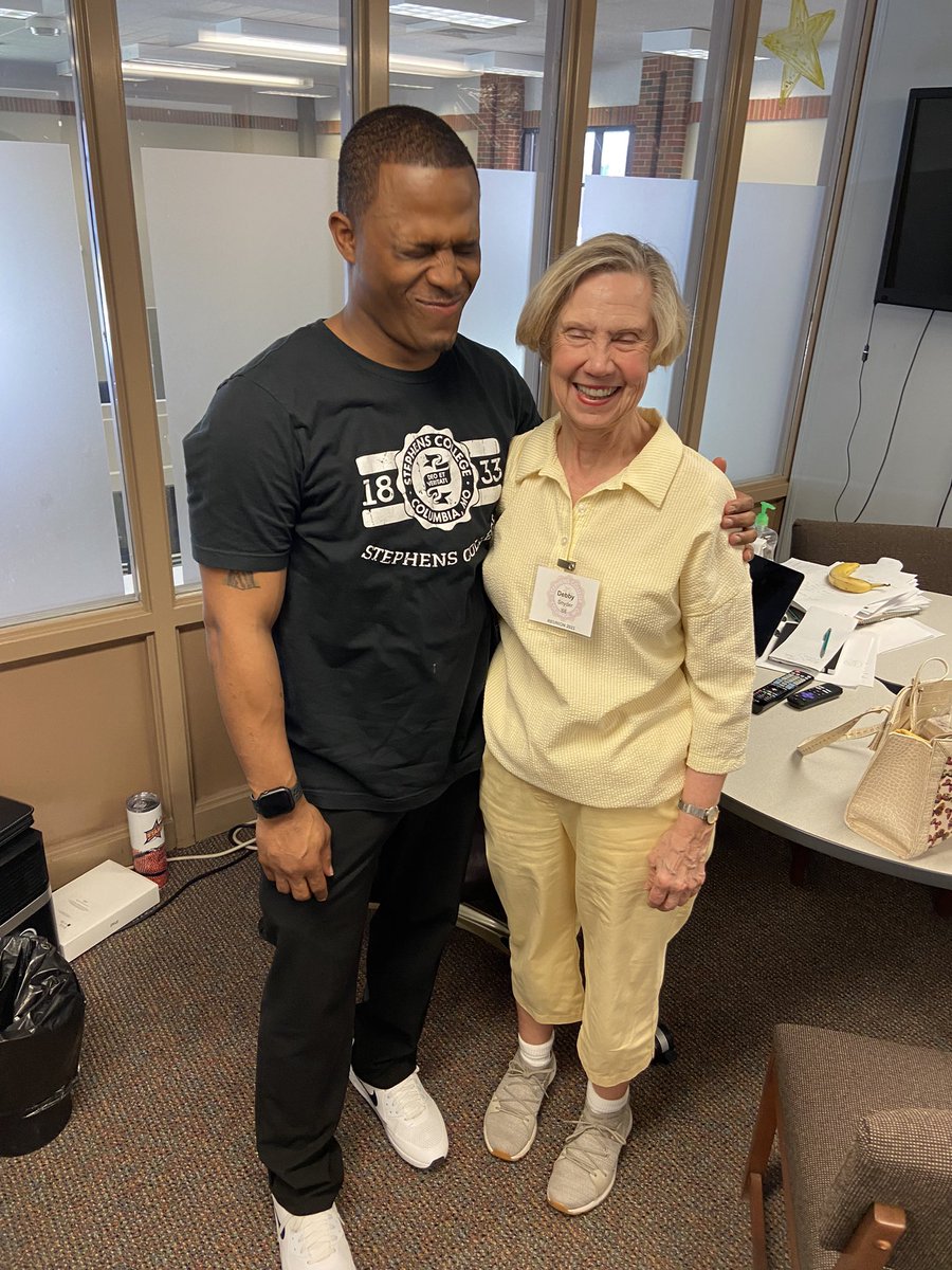 Stephens_BB's tweet photo. Great day to have Stephens Alum on campus. I am blessed I got to meet some amazing people, Lynda Webster and Debby. #STARSPOWER. How was Iucky I am to be a Star⭐️!! https://t.co/r4WIcEPxFi