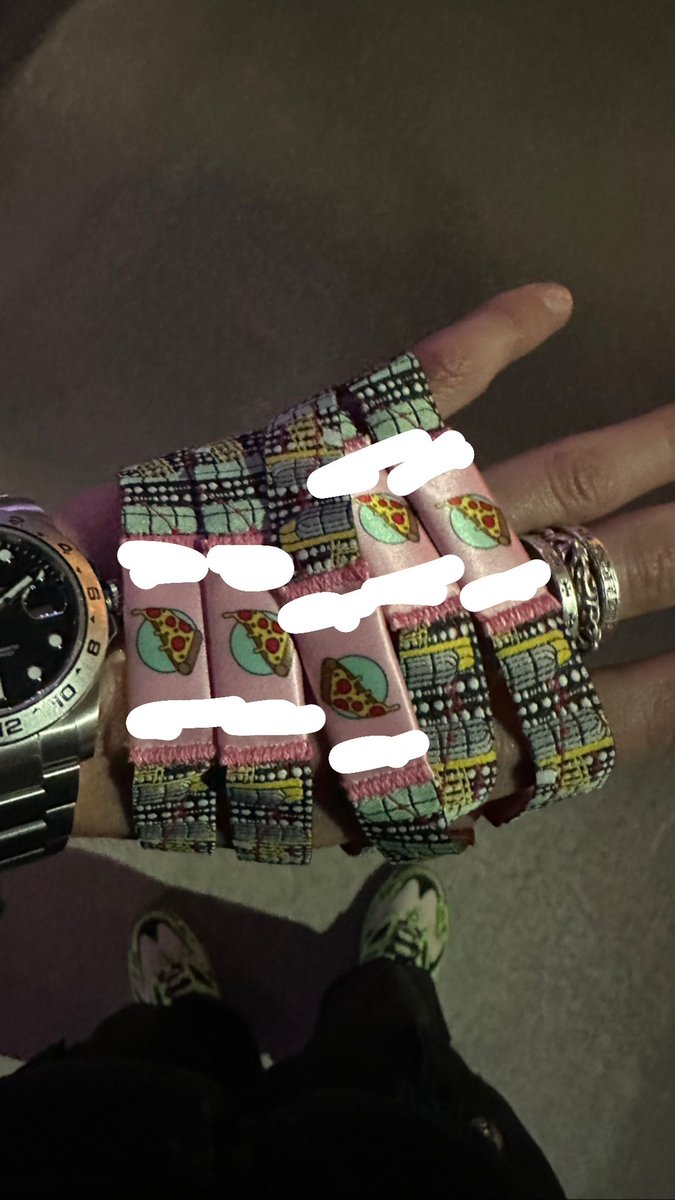 Just got a last min text for Coachella wristbands!

14 Artist passes available!

Weekend One!

All access, golf carts backstage, all that. Super super VIP.

Last min so priced to move! Dm me if serious!

Random RT today gets $99!