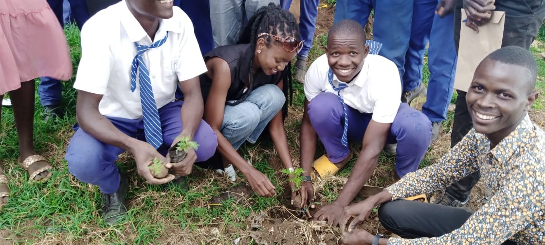 NabongoSharon's tweet photo. Nurturing responsible citizens for realization of SDGS
#SDGs 
#LoveIsBlind 
#worldclimaticcondition
#gogreengoblue 
#GDG
@JackMazingira 
@KeForestService https://t.co/unMdd2Dyj0