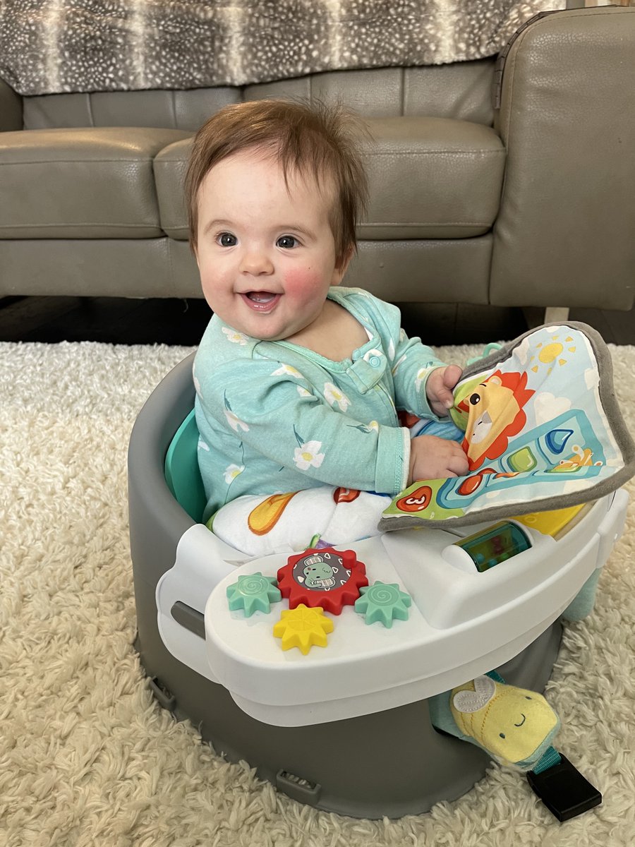 RonPaulGirl's tweet photo. So hard to find a pediatrician that isn't pushing vaccinations. I wish Ron Paul was still a practicing OBGYN too! I just want what's best for my sweet baby girl! #Ronpaul #ilovemybaby #newmom #6monthcheckup #6monthvaccinations #Libertarian https://t.co/7235y1p7DP