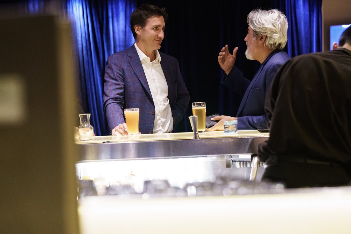 pablorodriguez's tweet photo. 10 years as leader of the @liberal_party, almost 8 years as Prime Minister and a long list of accomplishments as a team.
It's a remarkable adventure that began 10 years ago today @JustinTrudeau.
An adventure that continues! https://t.co/FVRY5ORvgB