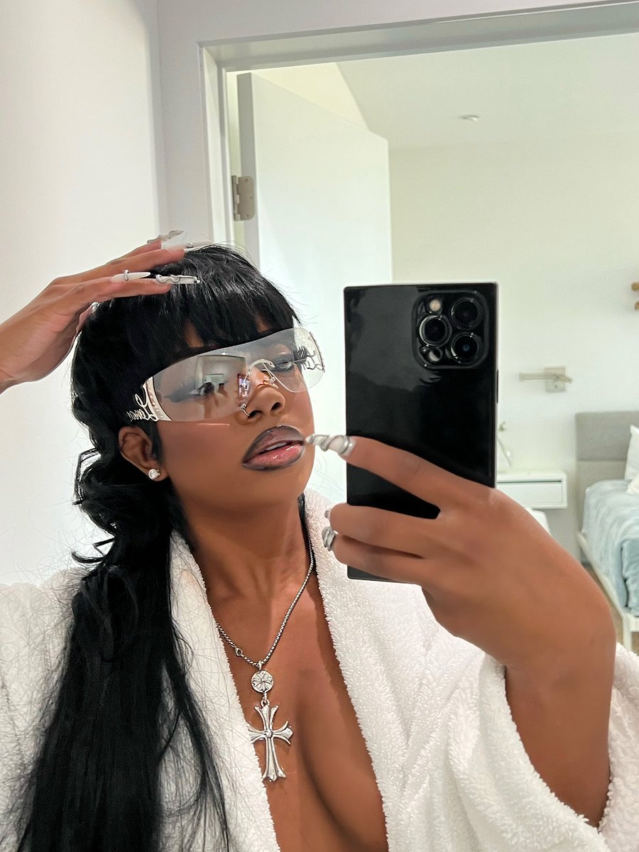 dearra's tweet photo. ⛓️📎🔗❤️‍🔥 https://t.co/AXkFpnF9Fs