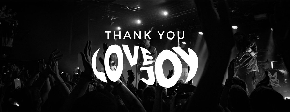 lovejoyshq's tweet photo. 16 days. 8 countries. 19,150 attendees

@lovejoy 's Inselaffe Tour has officially drawn to a close. There are no words to contain how proud we are of the entire crew for the amazing show the put on. From the band on stage, to the crew behind it.

We thank you all 🤍🖤 https://t.co/LBk3lC3R1B